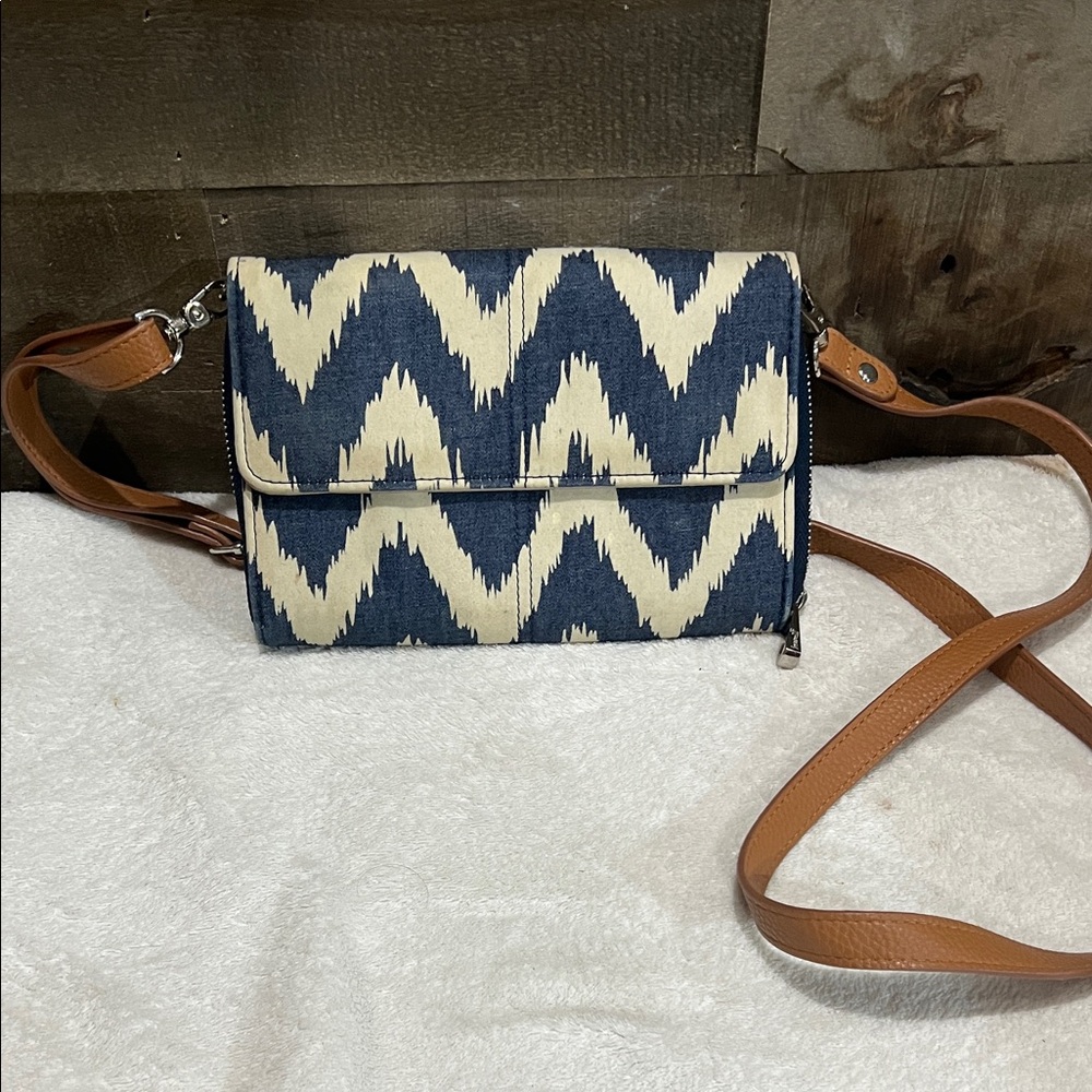 Thirty-One Tons of Funds Chevron Pattern Crossbody Bag